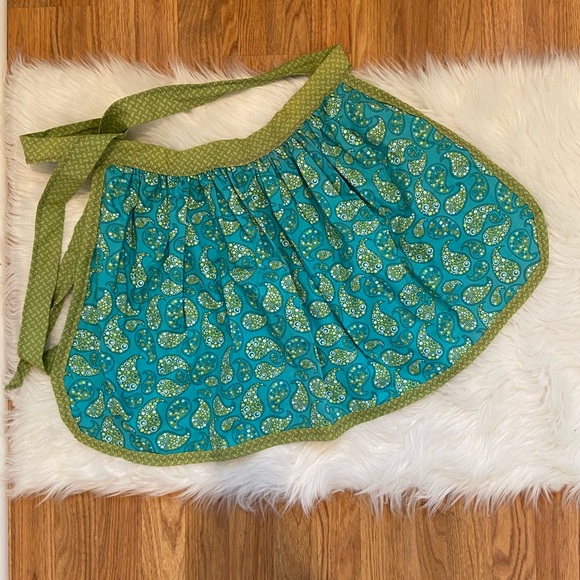 💕 Reversible and Matching mother daughter aprons - Picture 3 of 7